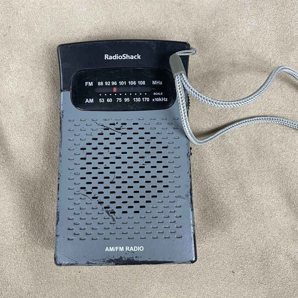 Vintage Radio Shack AM/FM Pocket Sized Radio Model Works.